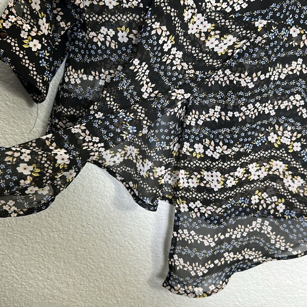 Candies Women’s Size Large Black Floral Button Down Top - Picture 6 of 10